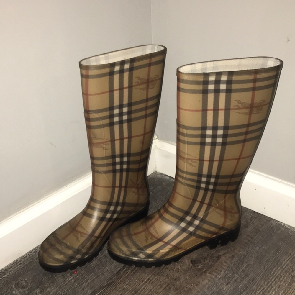 Burberry Rainboots - Picture 1 of 1